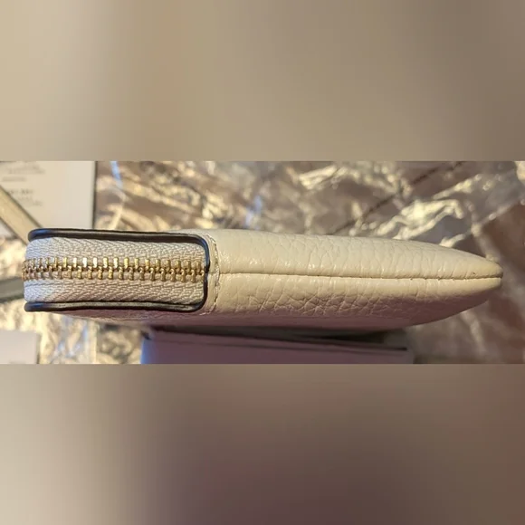 Coach Pebbled Leather Wallet /Wristlet Set in CHALK (White) - Picture 9 of 14